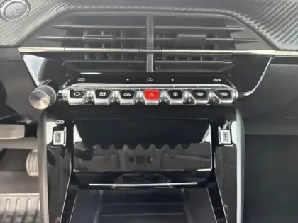 Photo 13 Peugeot 208  1.2 PureTech 100ch S&S Allure