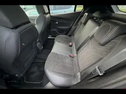 Photo 10 Peugeot 2008  1.2 Hybrid 136ch GT e-DCS6