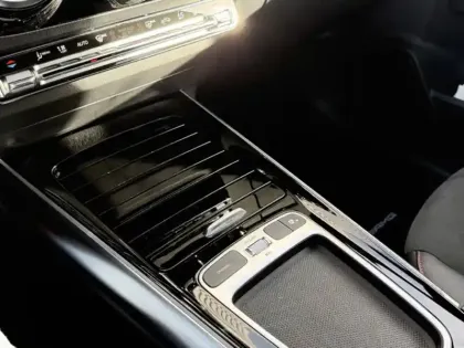 Photo 15 Mercedes GLA 250 e AMG Line