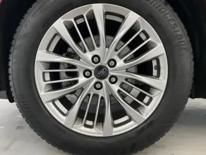 Photo 23 Ford Kuga 2.5 Duratec 190ch FHEV Vignale BVA + Toit ouvrant + Attelage