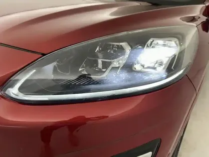 Photo 25 Ford Kuga 2.5 Duratec 190ch FHEV Vignale BVA + Toit ouvrant + Attelage