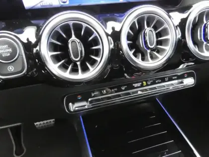 Photo 20 Mercedes Classe B 200 d AMG Line