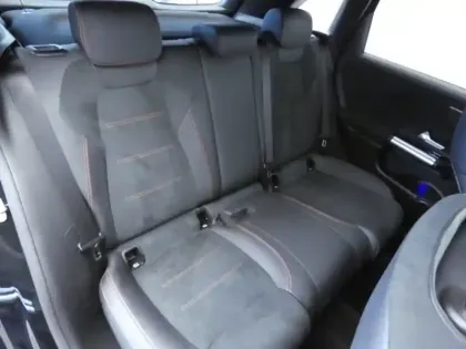 Photo 8 Mercedes Classe B 200 d AMG Line