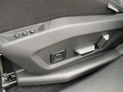 Photo 8 Peugeot 3008 III 1.6 PHEV 195 E-DCS7 GT