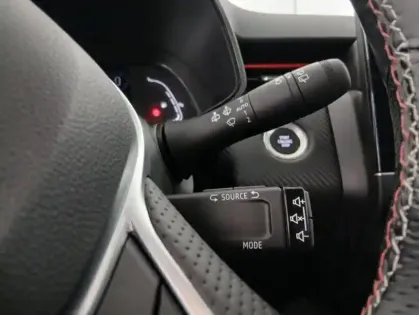 Photo 52 Renault Clio V E-Tech 140 - 21N R.S. Line