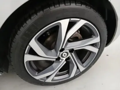 Photo 42 Renault Clio V E-Tech 140 - 21N R.S. Line