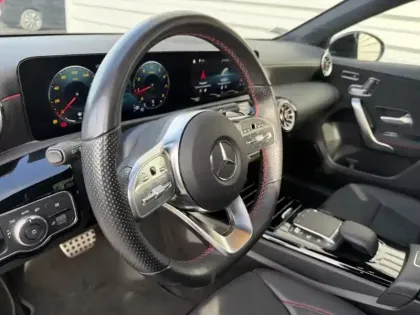 Photo 14 Mercedes Classe A 180 AMG Line