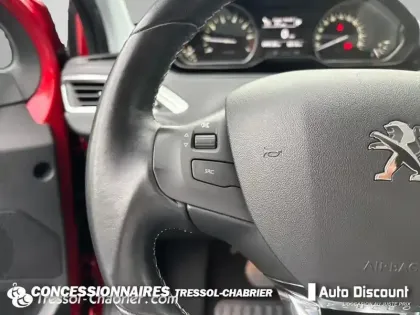 Photo 18 Peugeot 208  PureTech 110ch S&S EAT6 Tech Edition