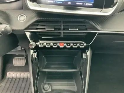 Photo 12 Peugeot 2008  Electrique 136 ch Active