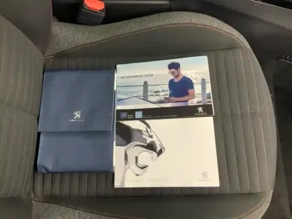 Photo 15 Peugeot 2008  Electrique 136 ch Active