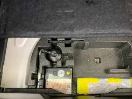 Photo 26 Peugeot 2008  Electrique 136 ch Active