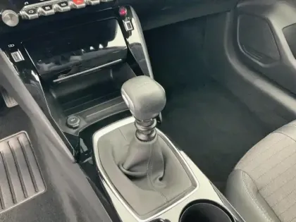 Photo 23 Peugeot 208  PureTech 100 S&S BVM6 Allure Pack