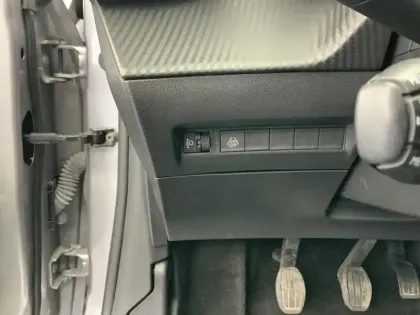 Photo 16 Peugeot 208  PureTech 100 S&S BVM6 Allure Pack