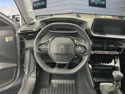 Photo 11 Peugeot 208  PureTech 100 S&S BVM6 Allure Pack