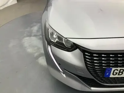 Photo 13 Peugeot 208  PureTech 100 S&S BVM6 Allure Pack