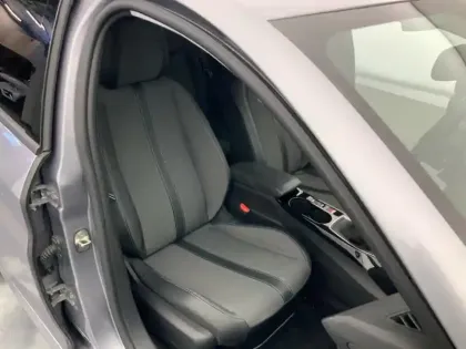 Photo 8 Peugeot 208  PureTech 100 S&S BVM6 Allure Pack