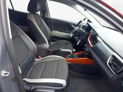 Photo 14 Kia Stonic  1.0 T-GDi 120ch MHEV Launch Edition DCT7