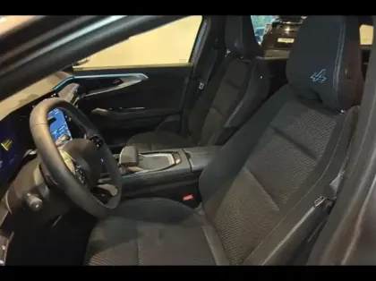 Photo 9 Renault Espace  1.2 E-Tech full hybrid 200ch esprit Alpine 7 places - 24