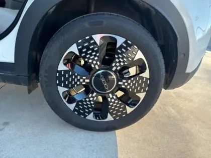 Photo 6 Fiat 600  1.2 Hybrid 100ch La Prima DCT6