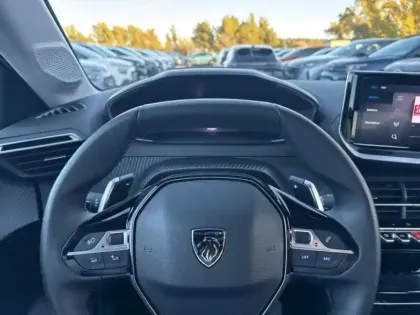 Photo 8 Peugeot 208  1.2 Hybrid 100ch Allure e-DCS6