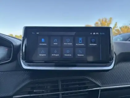 Photo 14 Peugeot 208  1.2 Hybrid 100ch Allure e-DCS6