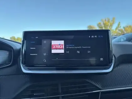 Photo 12 Peugeot 208  1.2 Hybrid 100ch Allure e-DCS6