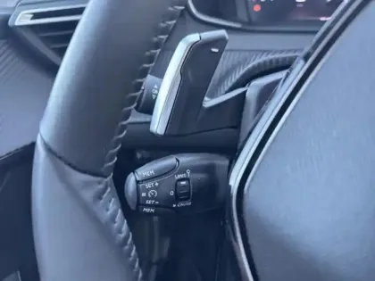 Photo 9 Peugeot 208  1.2 Hybrid 100ch Allure e-DCS6