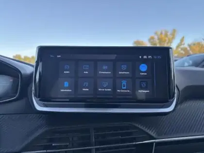 Photo 13 Peugeot 208  1.2 Hybrid 100ch Allure e-DCS6