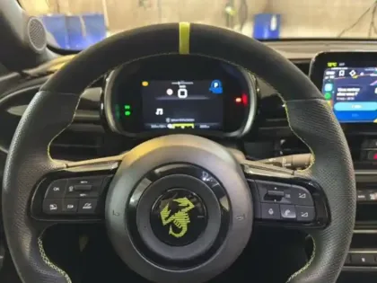 Photo 10 Abarth 600  e 240ch 54kWh Turismo