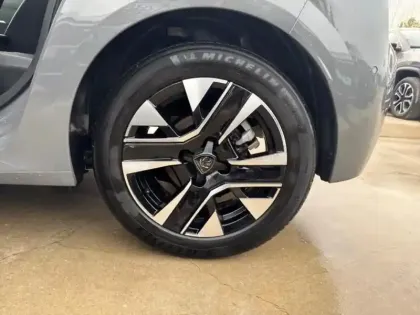 Photo 2 Peugeot 208  1.2 PureTech 100ch S&S Allure