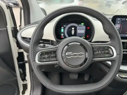 Photo 11 Fiat 500  e 95ch Icône