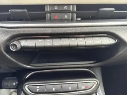 Photo 7 Fiat 600  1.2 Hybrid 100ch La Prima DCT6