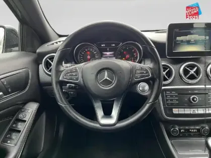 Photo 11 Mercedes Classe A  200 d Sensation