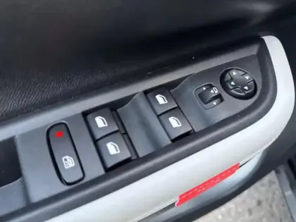 Photo 12 Citroën C3  1.2 Turbo 100ch MAX