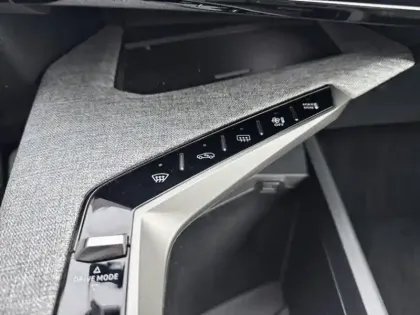 Photo 4 Peugeot 5008  Hybrid 136ch Allure e-DCS6