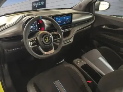 Photo 8 Abarth 500  e 155ch 42kWh  4cv