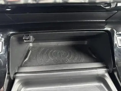 Photo 8 Peugeot 2008  1.2 Hybrid 136ch Allure e-DCS6