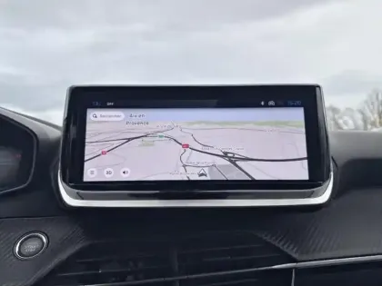 Photo 11 Peugeot 2008  1.2 Hybrid 136ch Allure e-DCS6