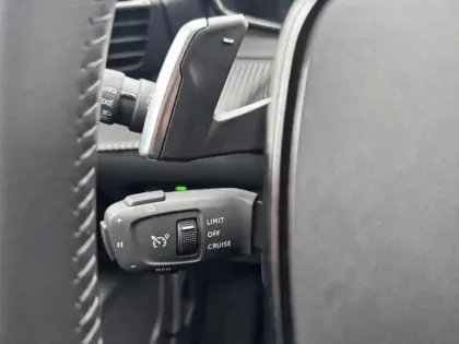 Photo 5 Peugeot 2008  1.2 Hybrid 136ch Allure e-DCS6