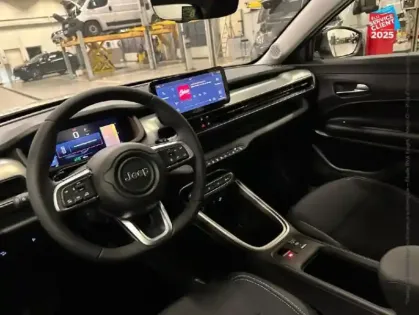 Photo 14 Jeep Avenger  1.2 Turbo T3 110ch MHEV Altitude BVR6 eHybrid