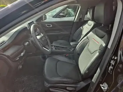 Photo 8 Jeep Compass  1.3 Turbo T4 240ch PHEV 4xe Trailhawk AT6 eAWD