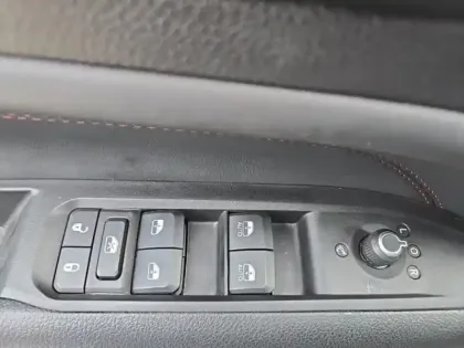 Photo 26 Jeep Compass  1.3 Turbo T4 240ch PHEV 4xe Trailhawk AT6 eAWD