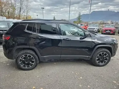 Photo 3 Jeep Compass  1.3 Turbo T4 240ch PHEV 4xe Trailhawk AT6 eAWD