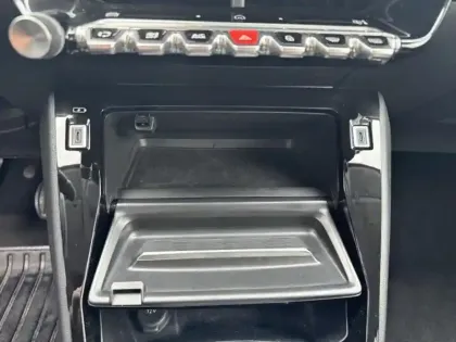 Photo 13 Peugeot 208  1.2 Hybrid 100ch Allure e-DCS6