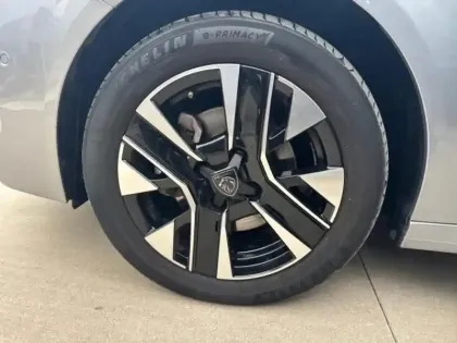 Photo 7 Peugeot 208  1.2 Hybrid 100ch Allure e-DCS6