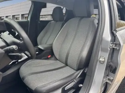 Photo 9 Peugeot 208  1.2 Hybrid 100ch Allure e-DCS6