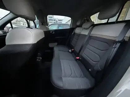 Photo 11 Citroën C3  1.2 PureTech 83ch S&S Shine Pack 123g