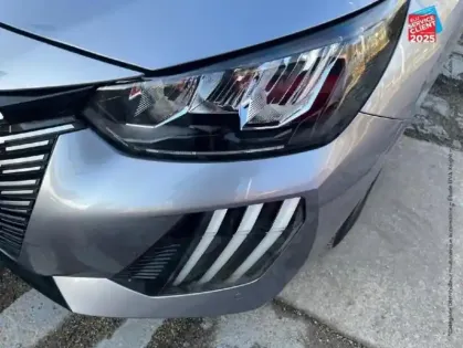 Photo 12 Peugeot 208  1.2 PURETECH 100CH S/S ALLURE RADAR AV/AR CARPLAY