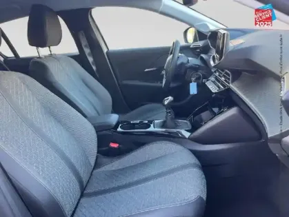 Photo 4 Peugeot 208  1.2 PURETECH 100CH S/S ALLURE RADAR AV/AR CARPLAY