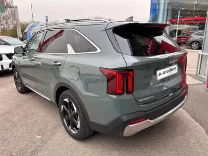 Photo 5 Kia Sorento  1.6 T-GDi 215ch HEV Premium 7 places